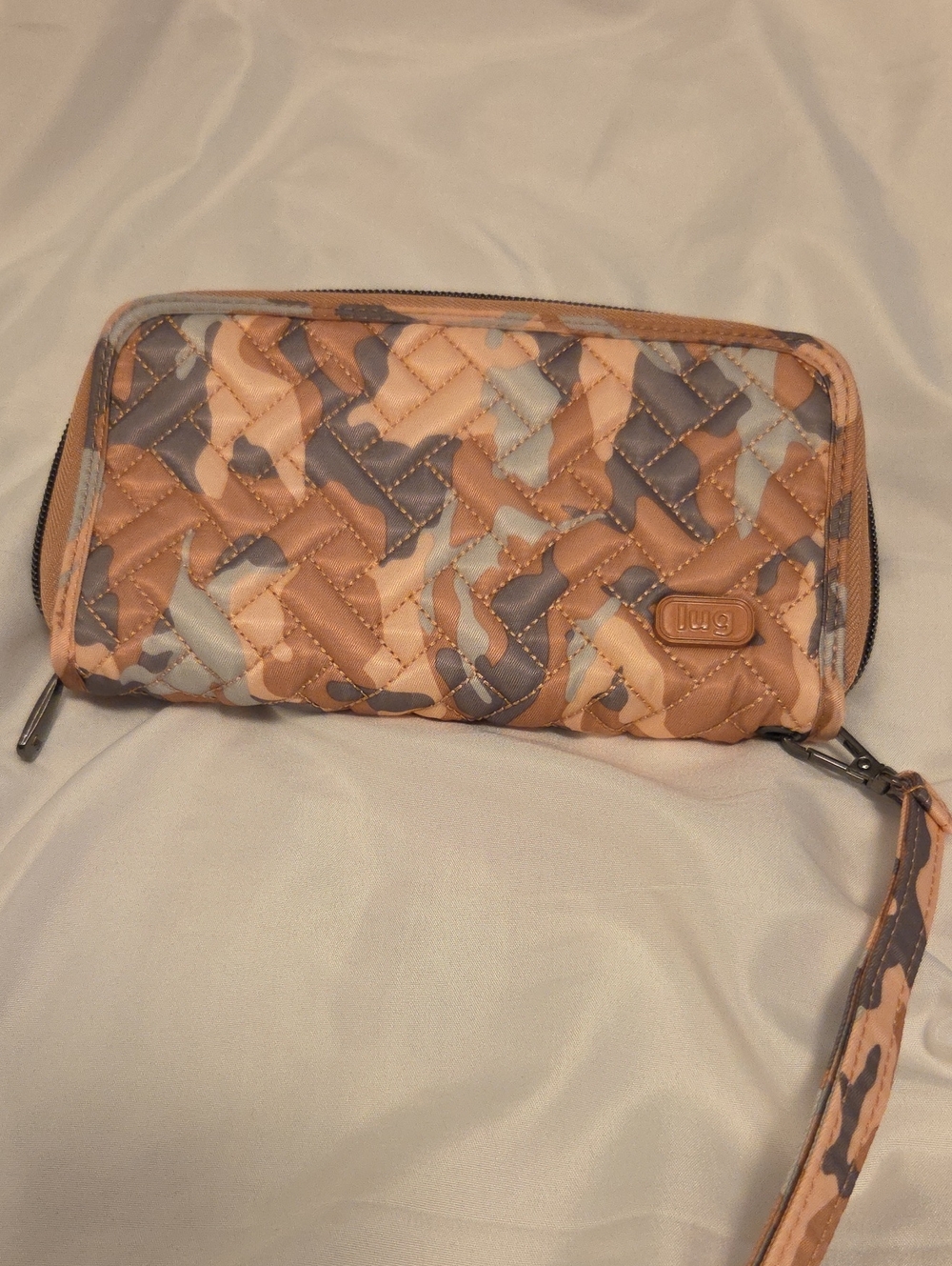 lug Handspring Camo PinkWristlet Wallet - Pink And Grey